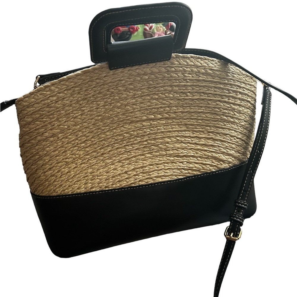 Lexi & Abi straw and faux leather purse Crossbody strap with like new
13x10